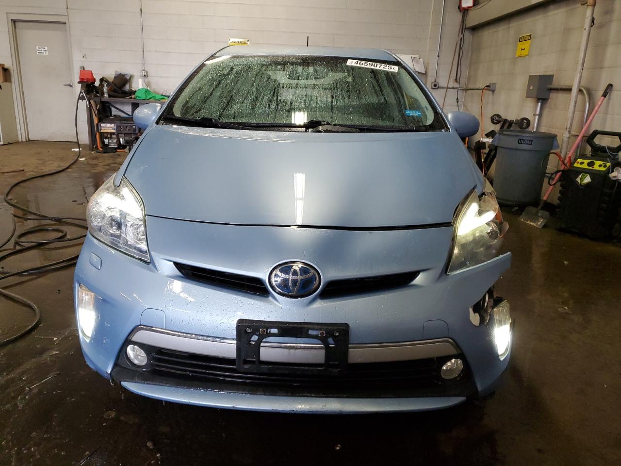 2012 Toyota Prius - Image 5