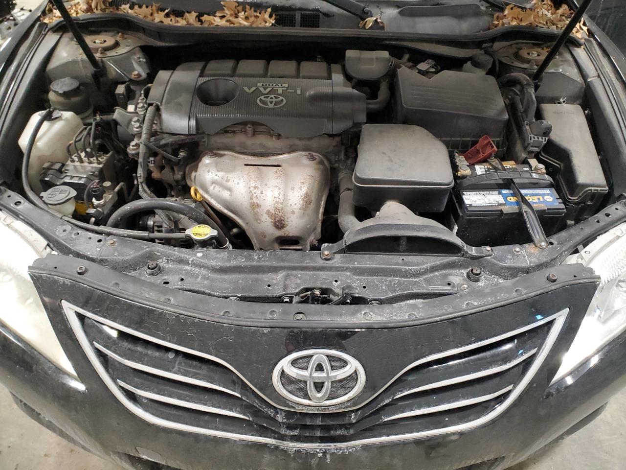2010 Toyota Camry - Image 11