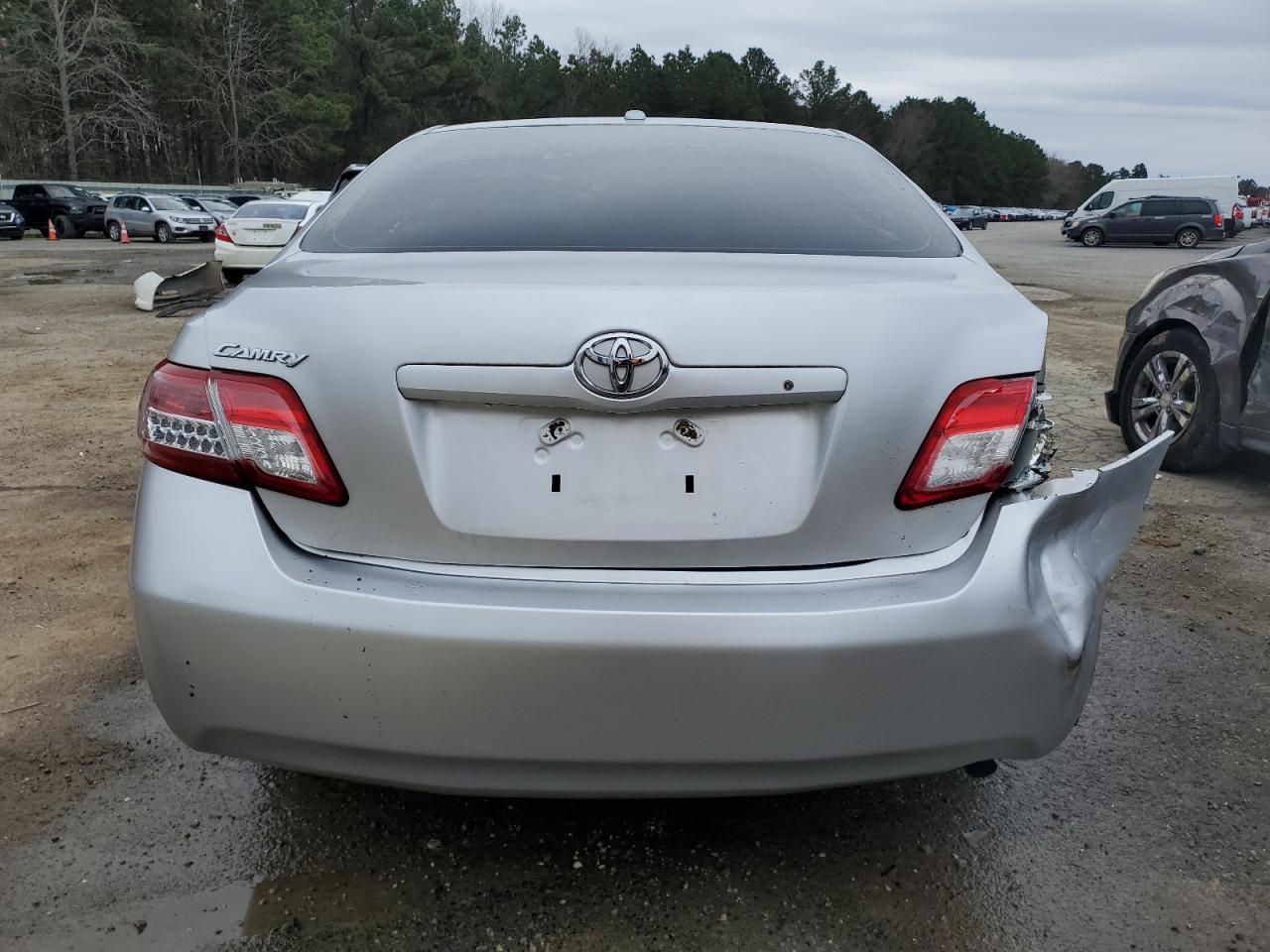 2010 Toyota Camry - Image 6
