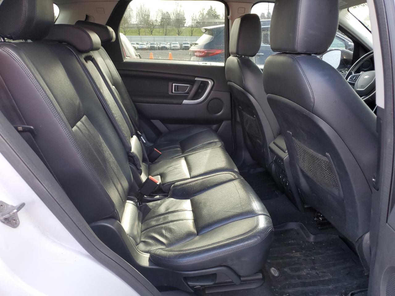 2015 Land Rover Discovery - Image 11