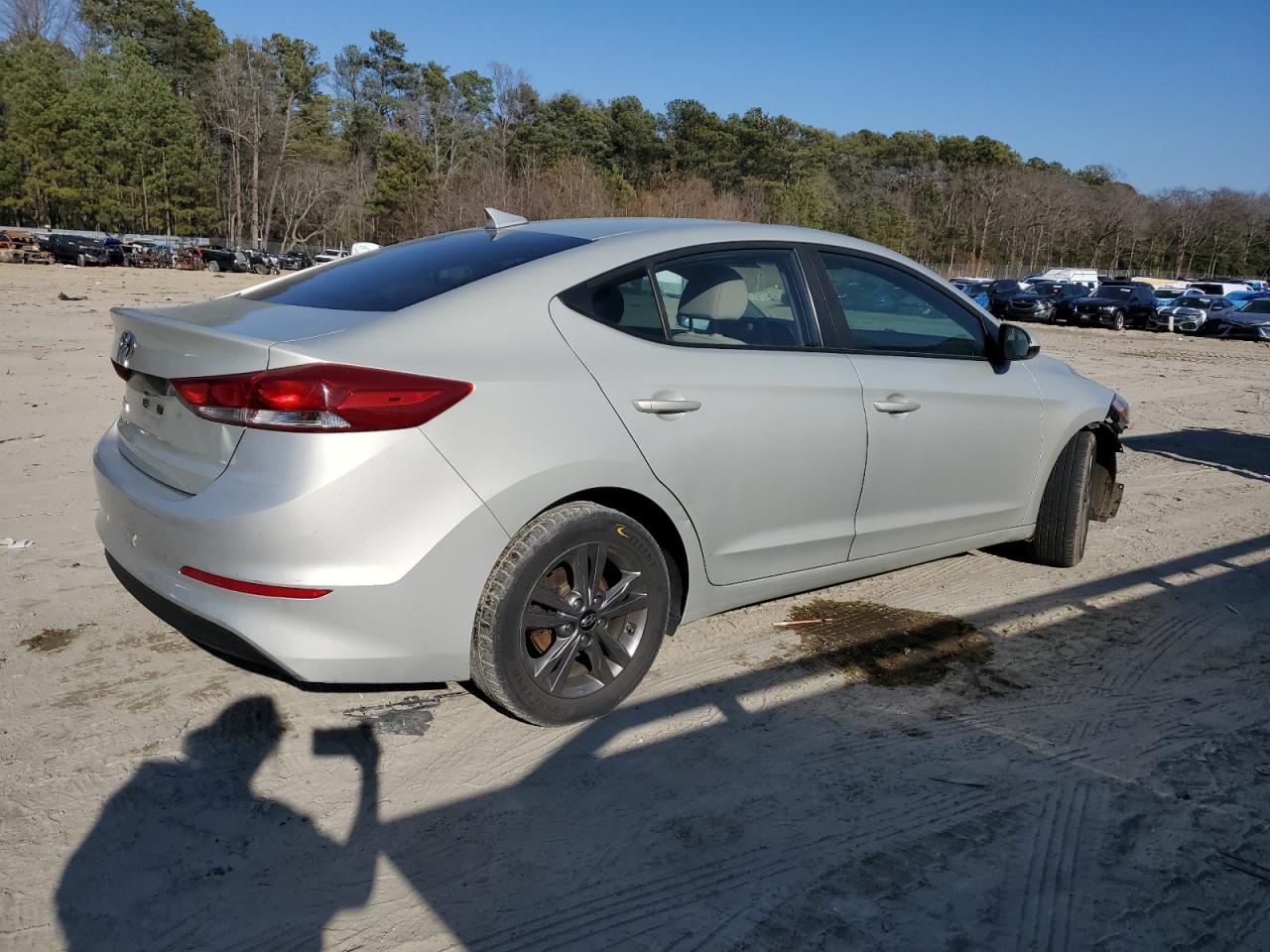 2018 Hyundai Elantra - Image 3