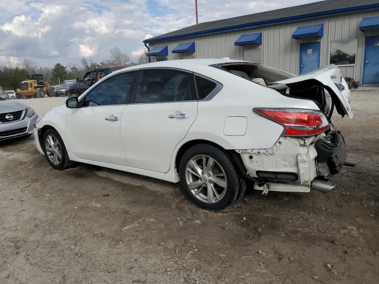 2014 Nissan Altima - Image 2