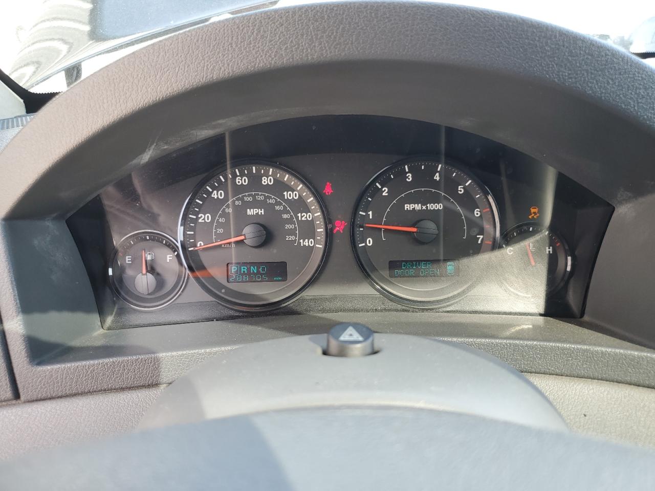 2006 Jeep Grand Cherokee - Image 9