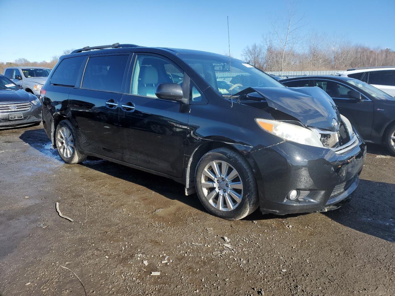 2013 Toyota Sienna - Image 4