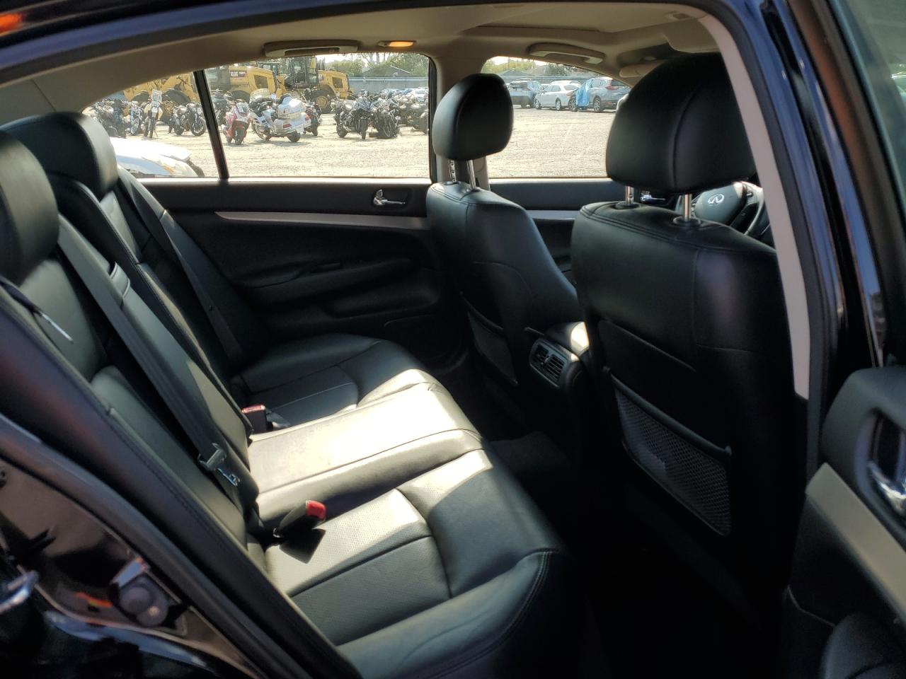 2013 Infiniti G - Image 10