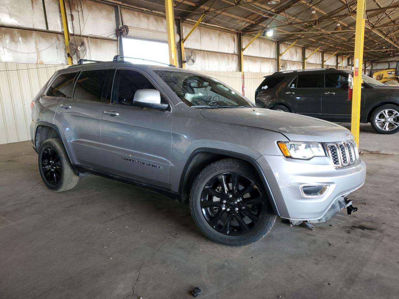 2019 Jeep Grand Cherokee - Image 4
