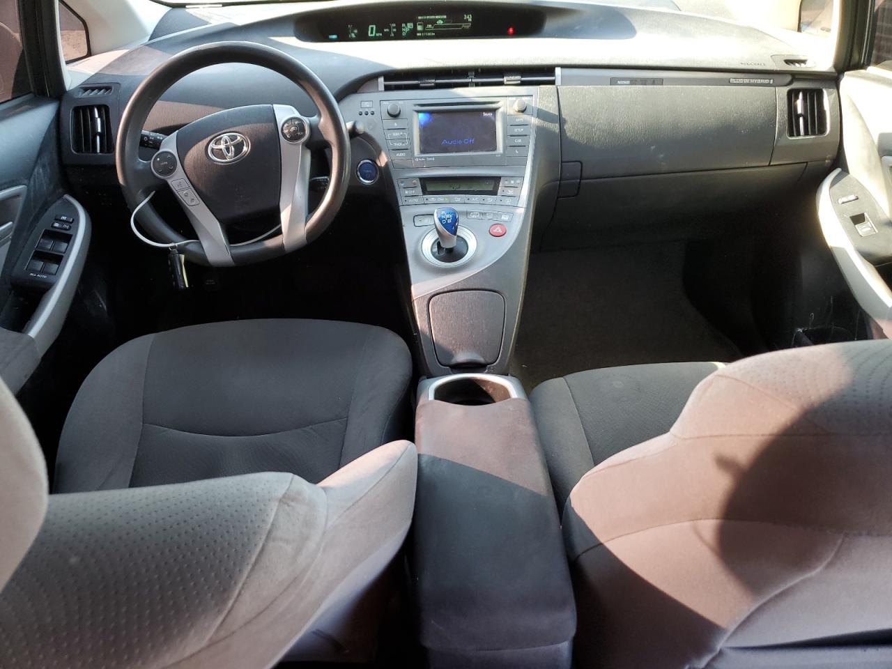2013 Toyota Prius - Image 8