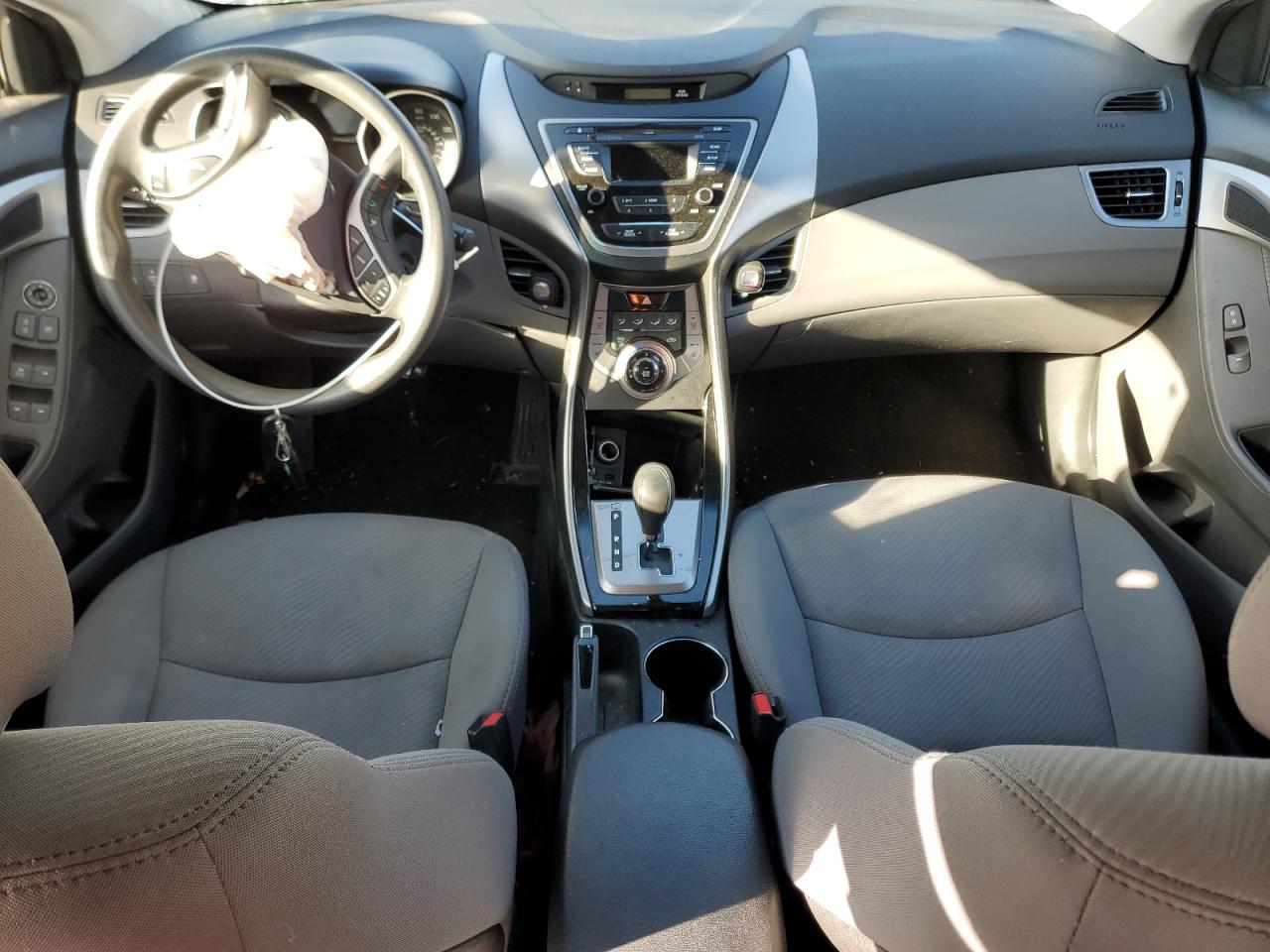 2013 Hyundai Elantra - Image 8