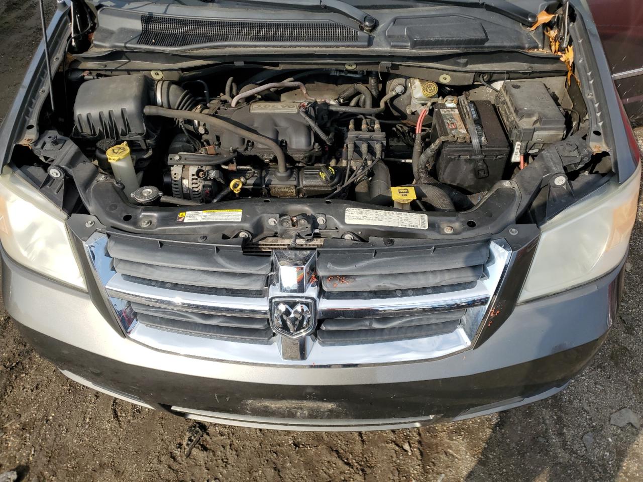 2010 Dodge Caravan - Image 12
