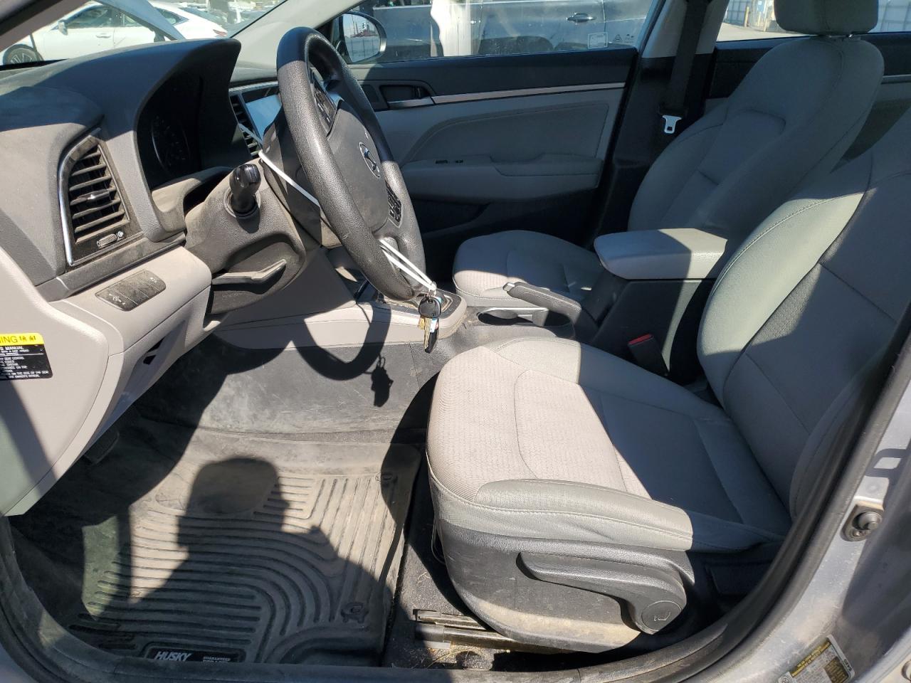 2017 Hyundai Elantra - Image 7