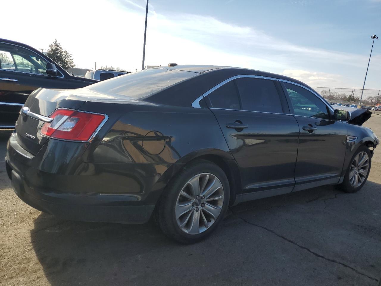 2011 Ford Taurus - Image 3