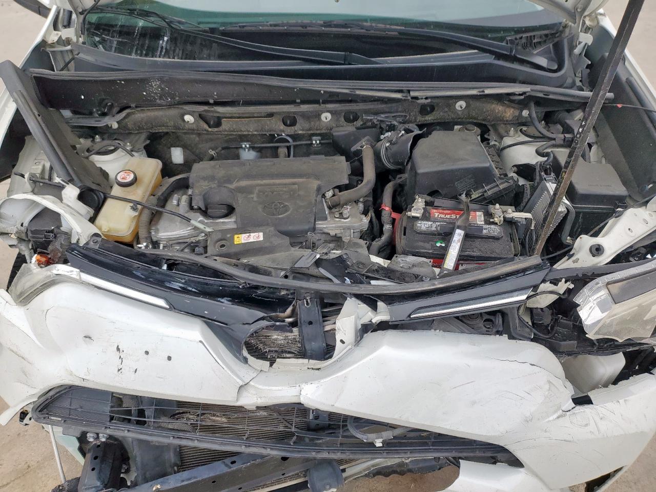 2018 Toyota RAV 4 - Image 12