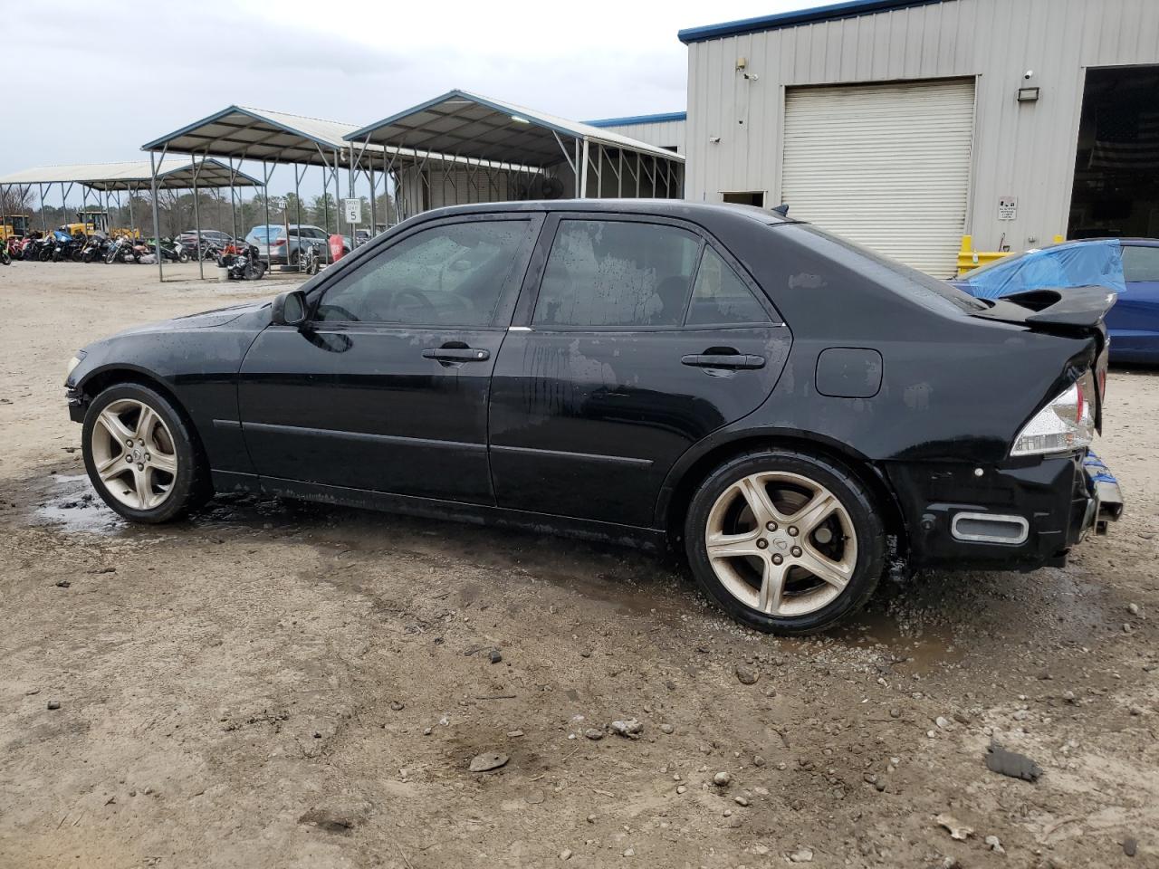 2001 Lexus IS - Image 2
