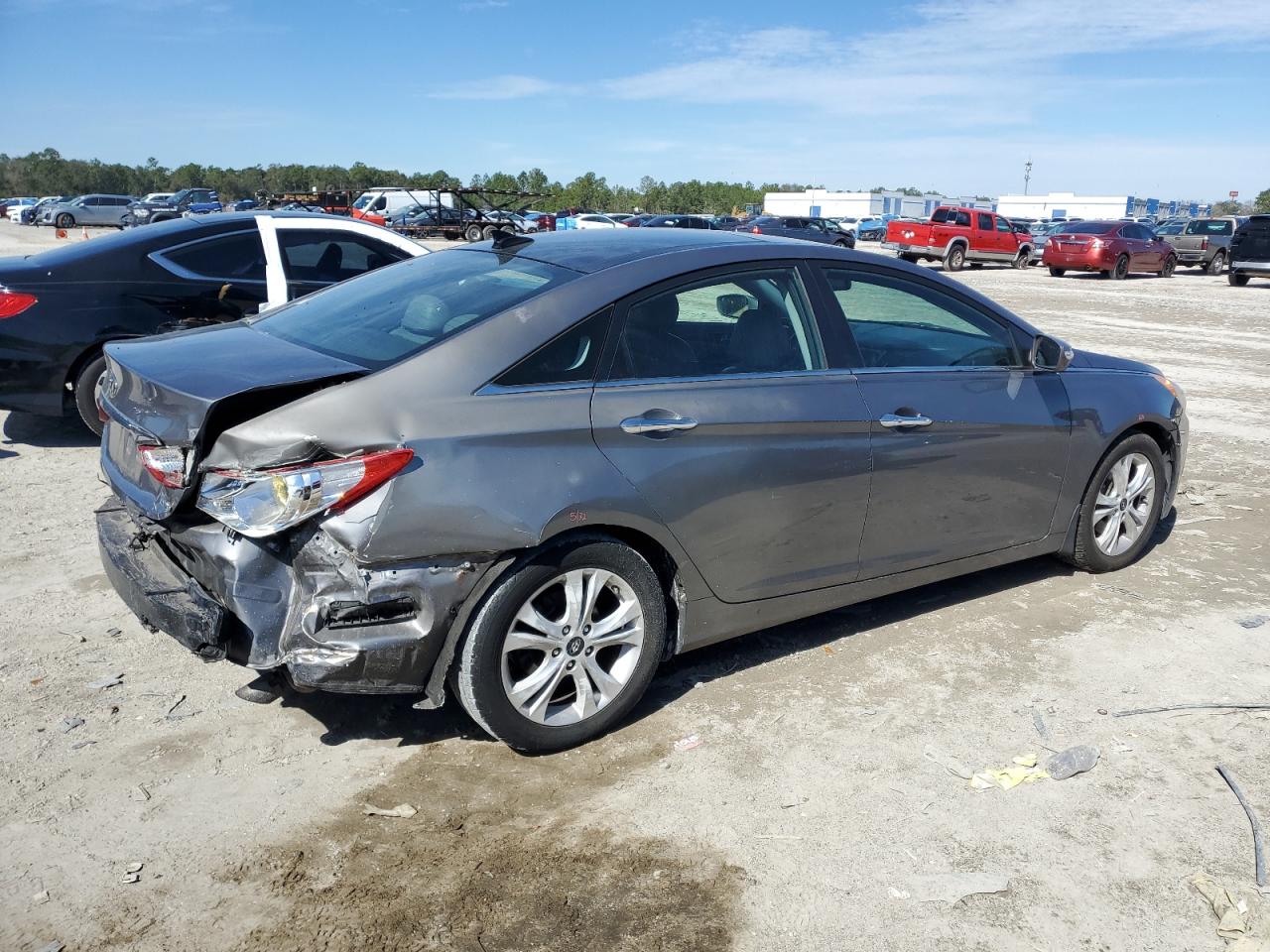 2012 Hyundai Sonata - Image 3