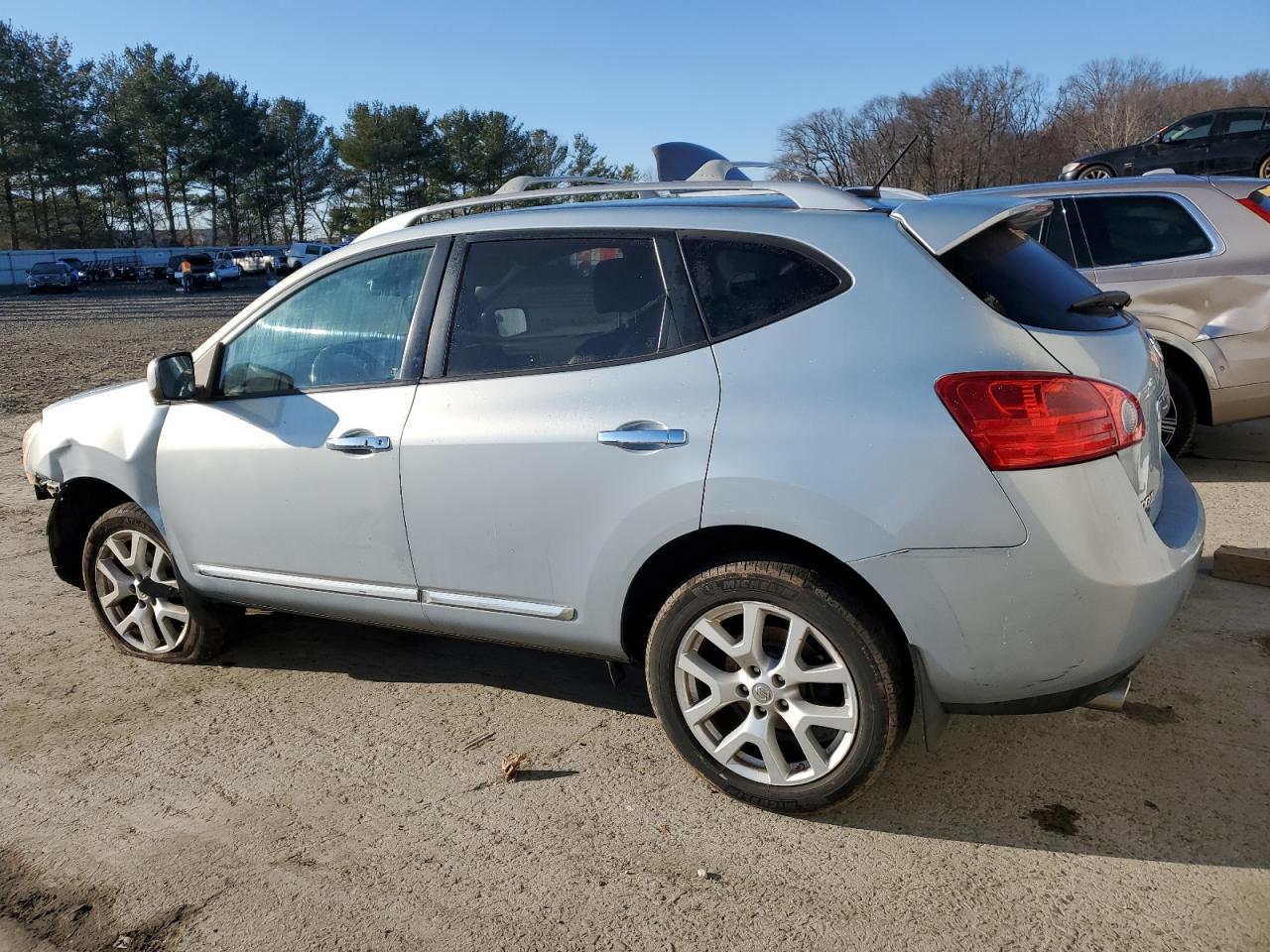 2013 Nissan Rogue - Image 2