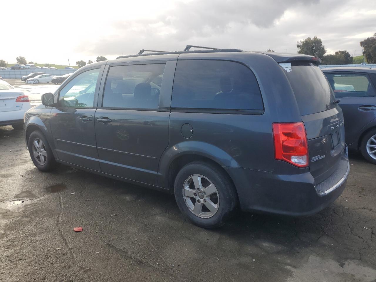 2012 Dodge Caravan - Image 2