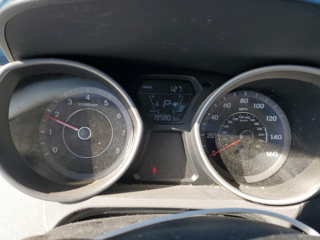 2016 Hyundai Elantra - Image 9