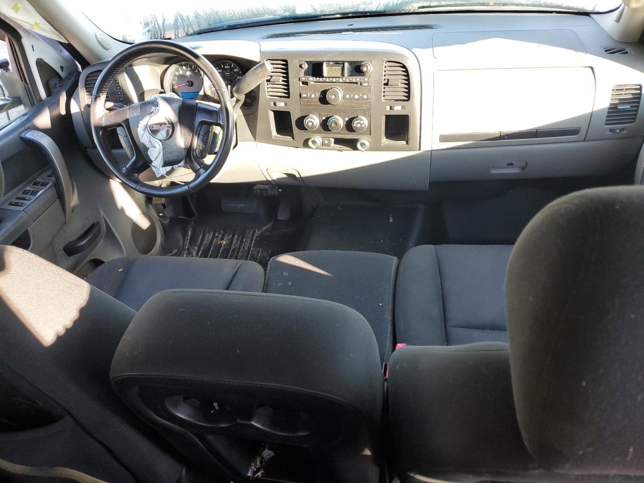2011 GMC Sierra - Image 8