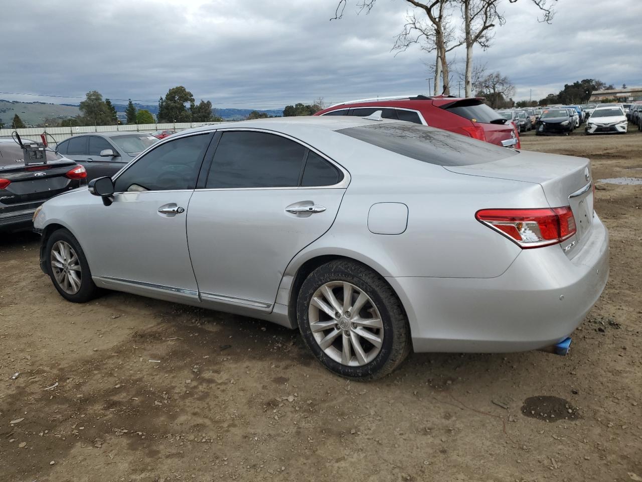 2010 Lexus ES - Image 2