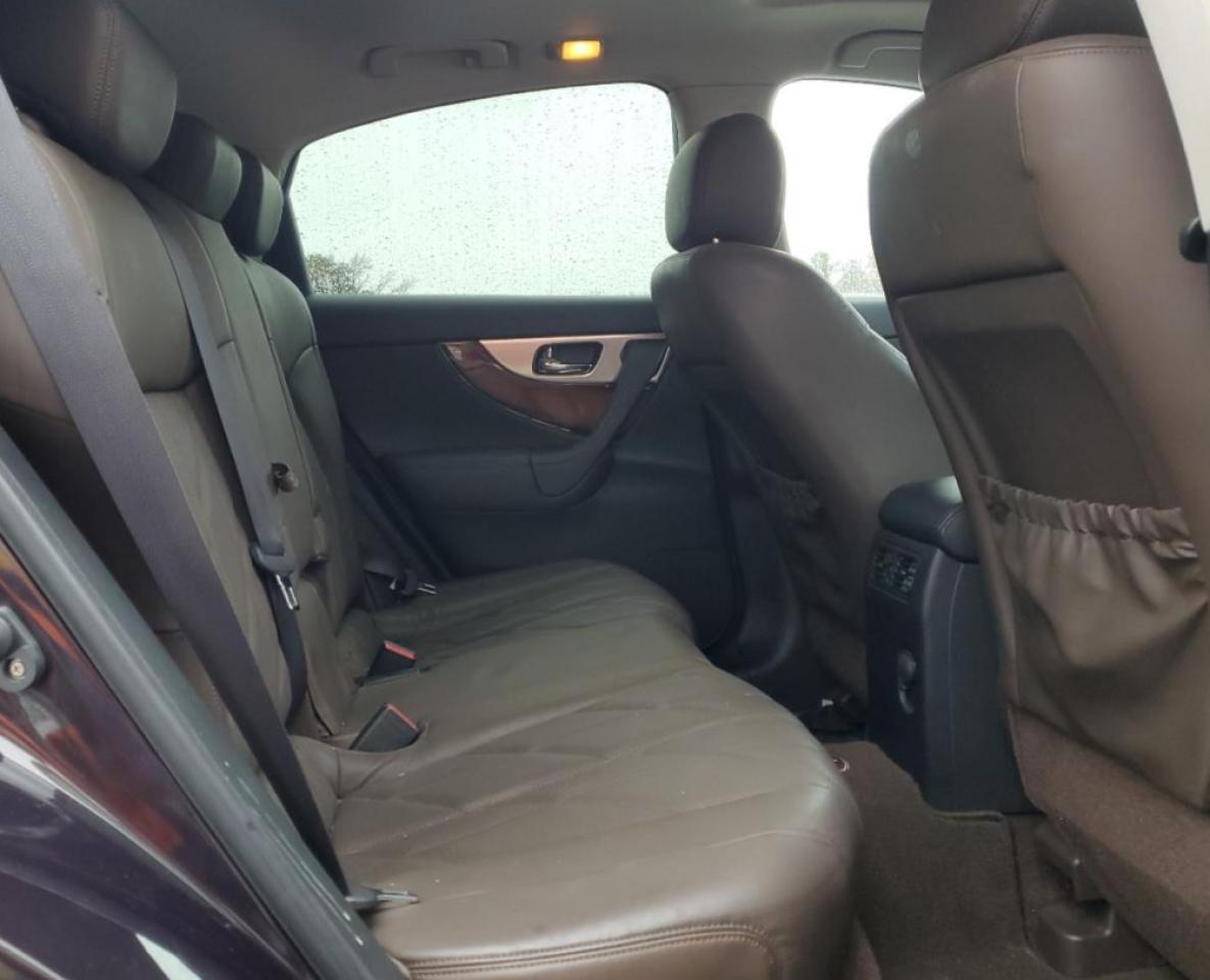 2010 Infiniti FX - Image 11