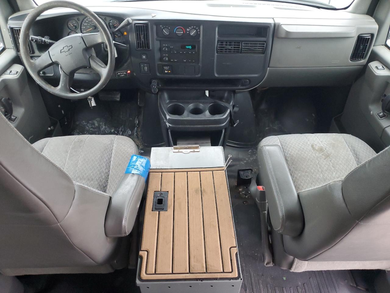 2006 Chevrolet Express - Image 8