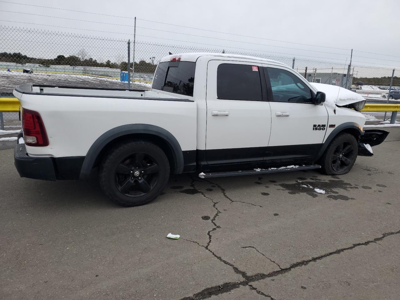 2016 RAM 1500 - Image 3