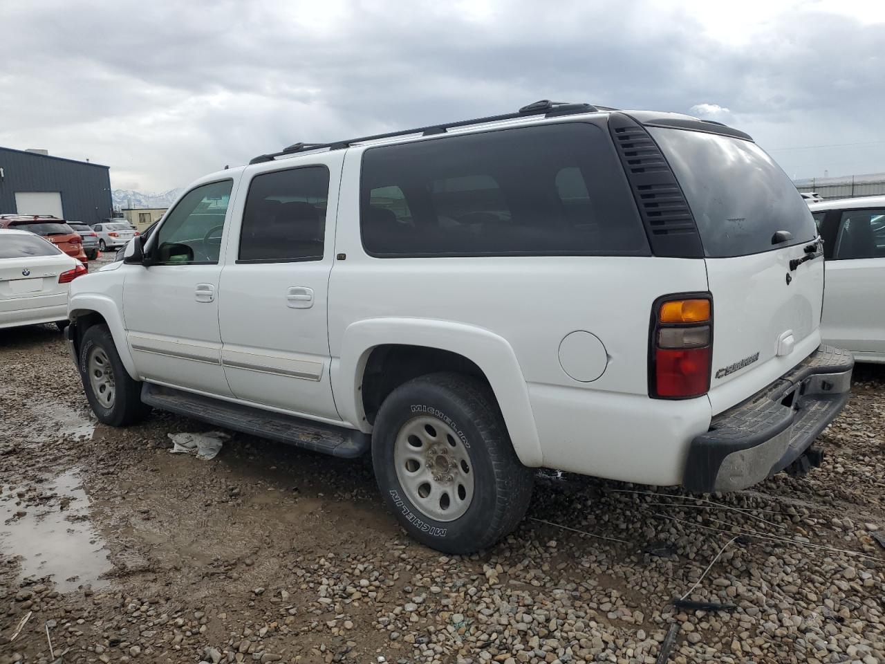2006 Chevrolet Suburban - Image 2