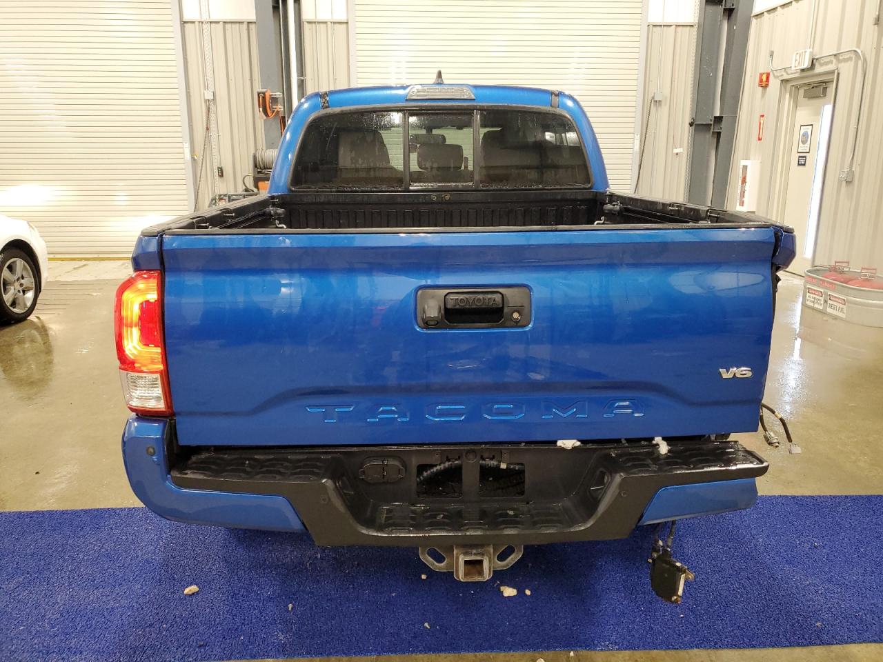 2016 Toyota Tacoma - Image 6