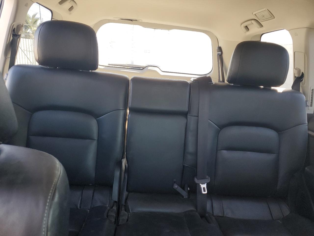 2013 Toyota Land Cruiser - Image 10