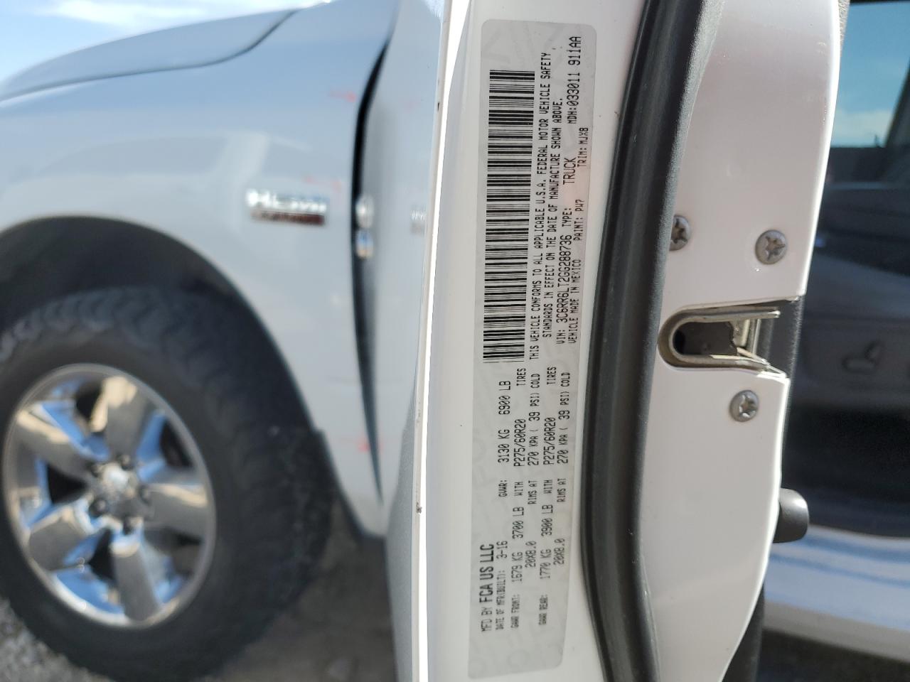 2016 RAM 1500 - Image 13