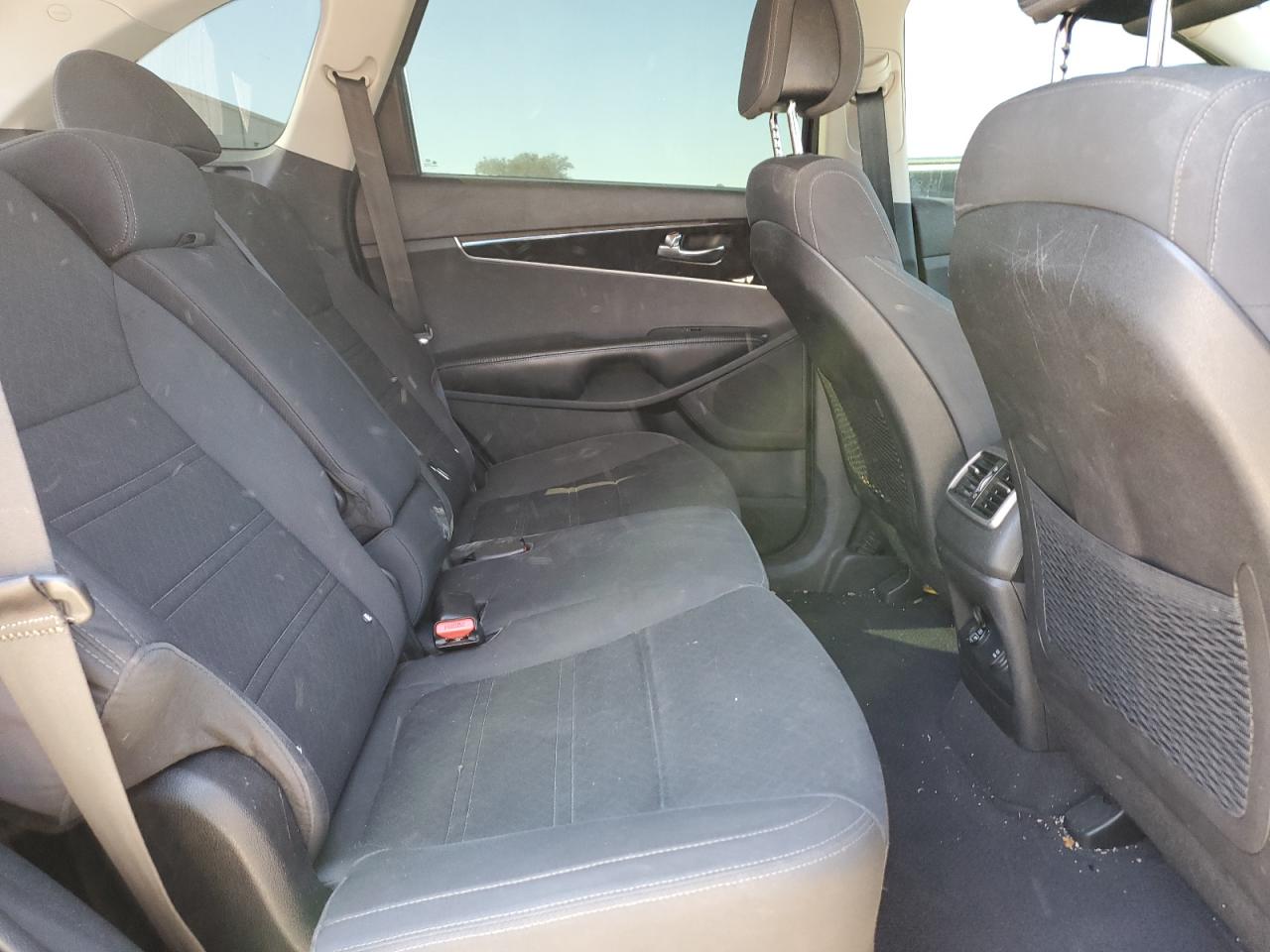 2016 Kia Sorento - Image 12
