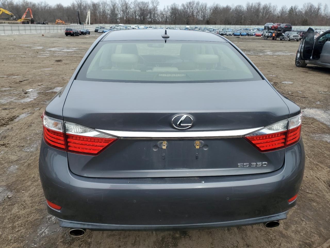 2013 Lexus ES - Image 6