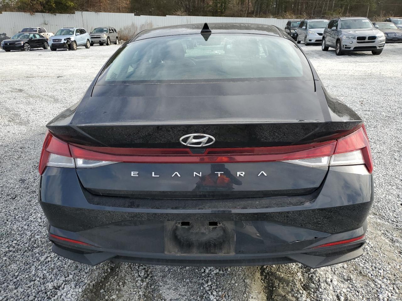 2022 Hyundai Elantra - Image 6