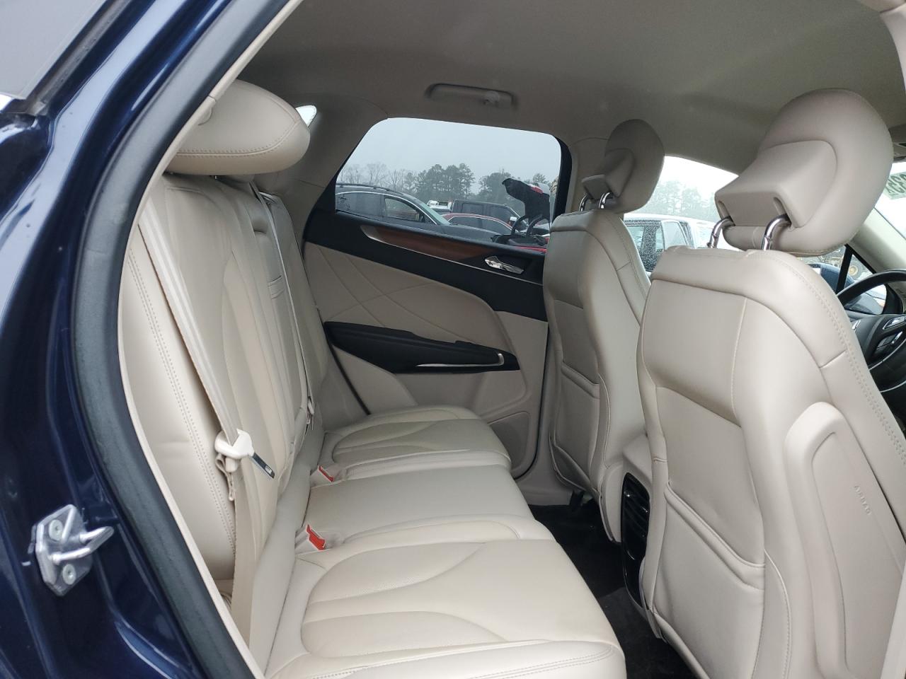 2017 Lincoln MKC - Image 11