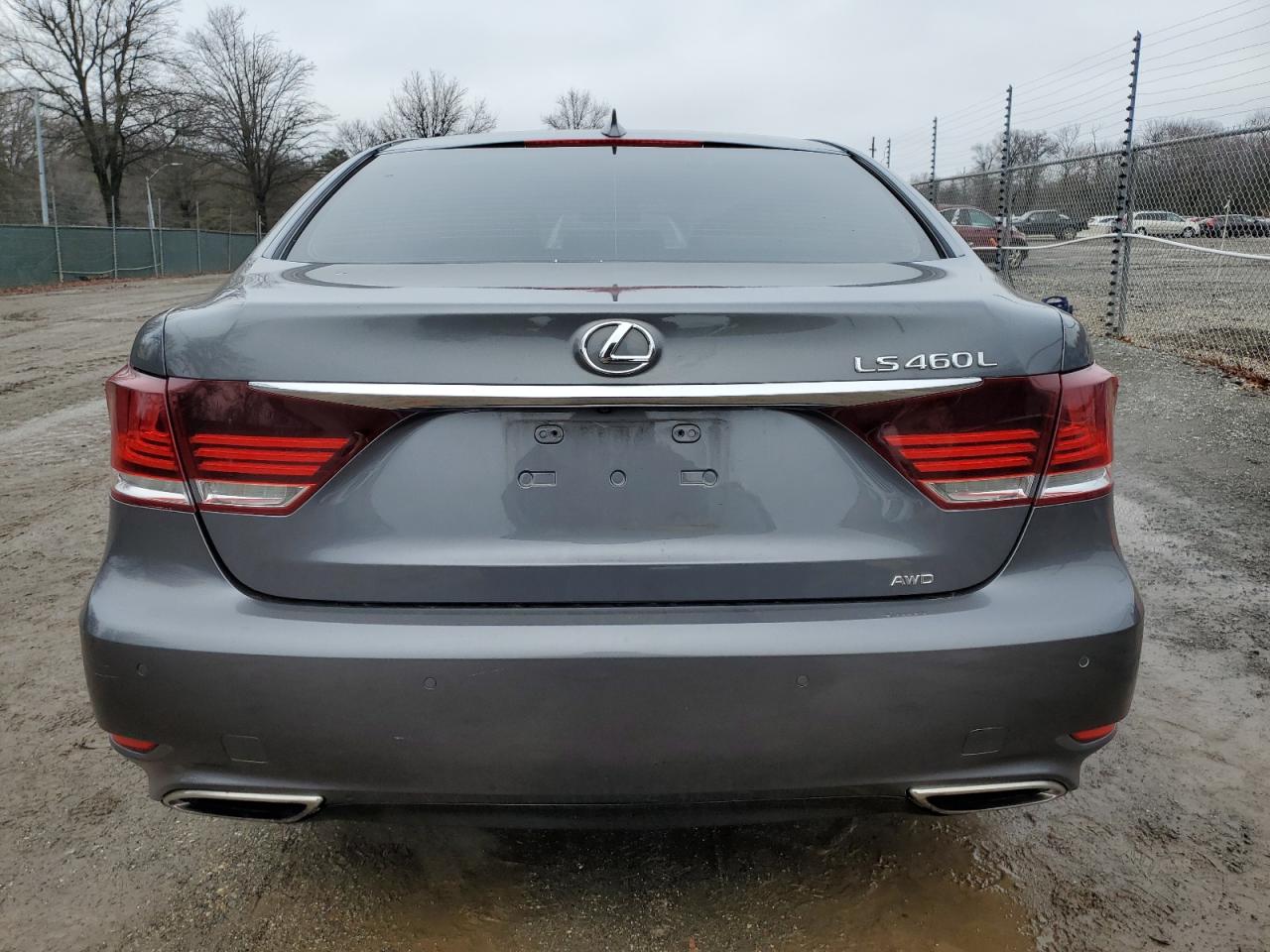 2014 Lexus LS - Image 6
