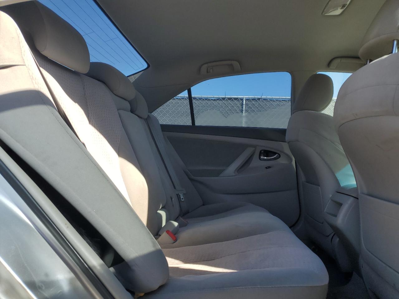 2011 Toyota Camry - Image 10