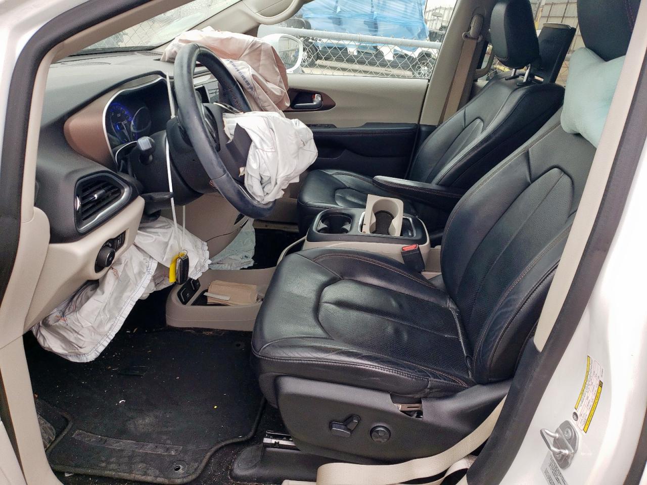 2017 Chrysler Pacifica - Image 7