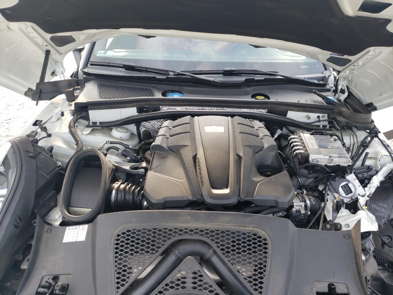 2019 Porsche Macan - Image 12