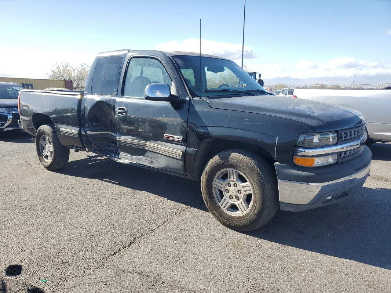 2000 Chevrolet Silverado - Image 4