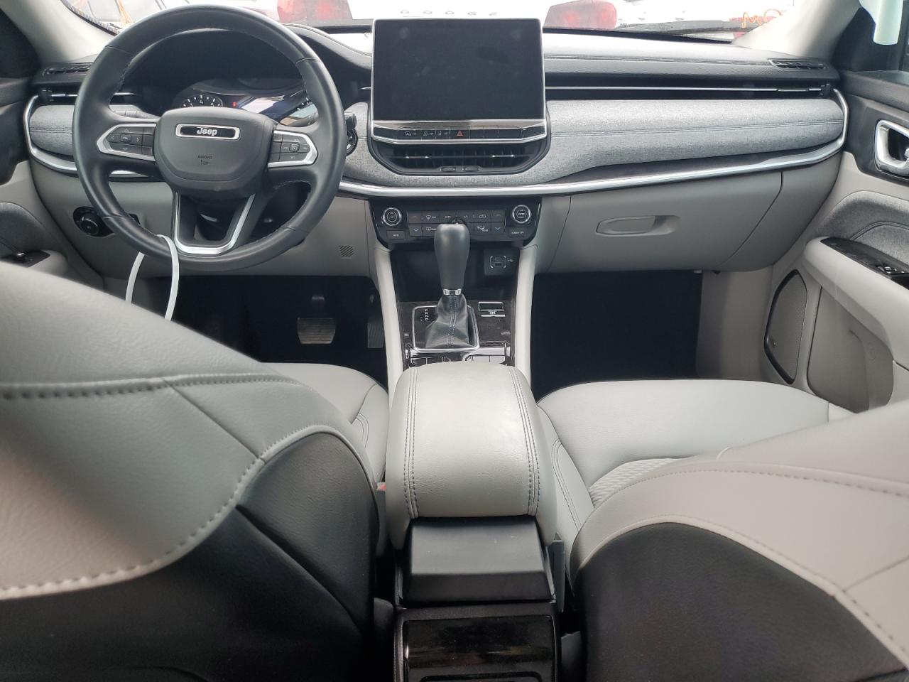 2022 Jeep Compass - Image 8