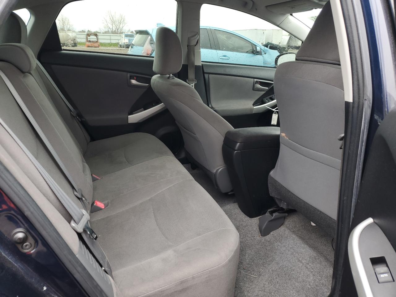 2015 Toyota Prius - Image 10