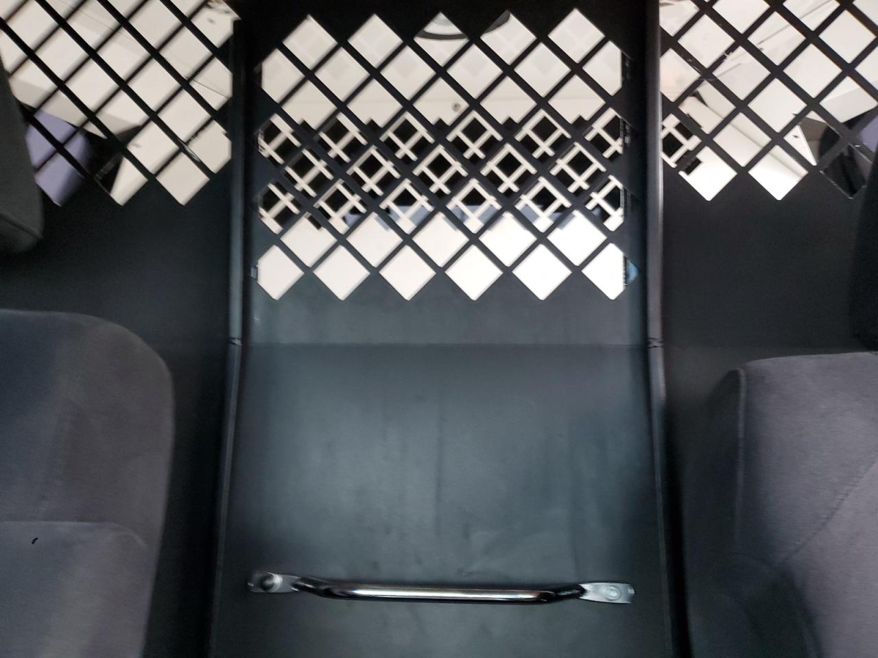2015 Nissan Armada - Image 10