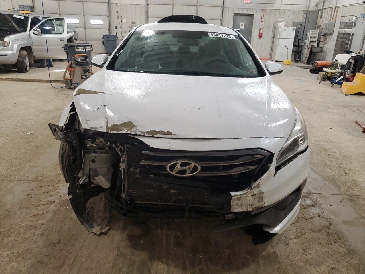 2015 Hyundai Sonata - Image 5