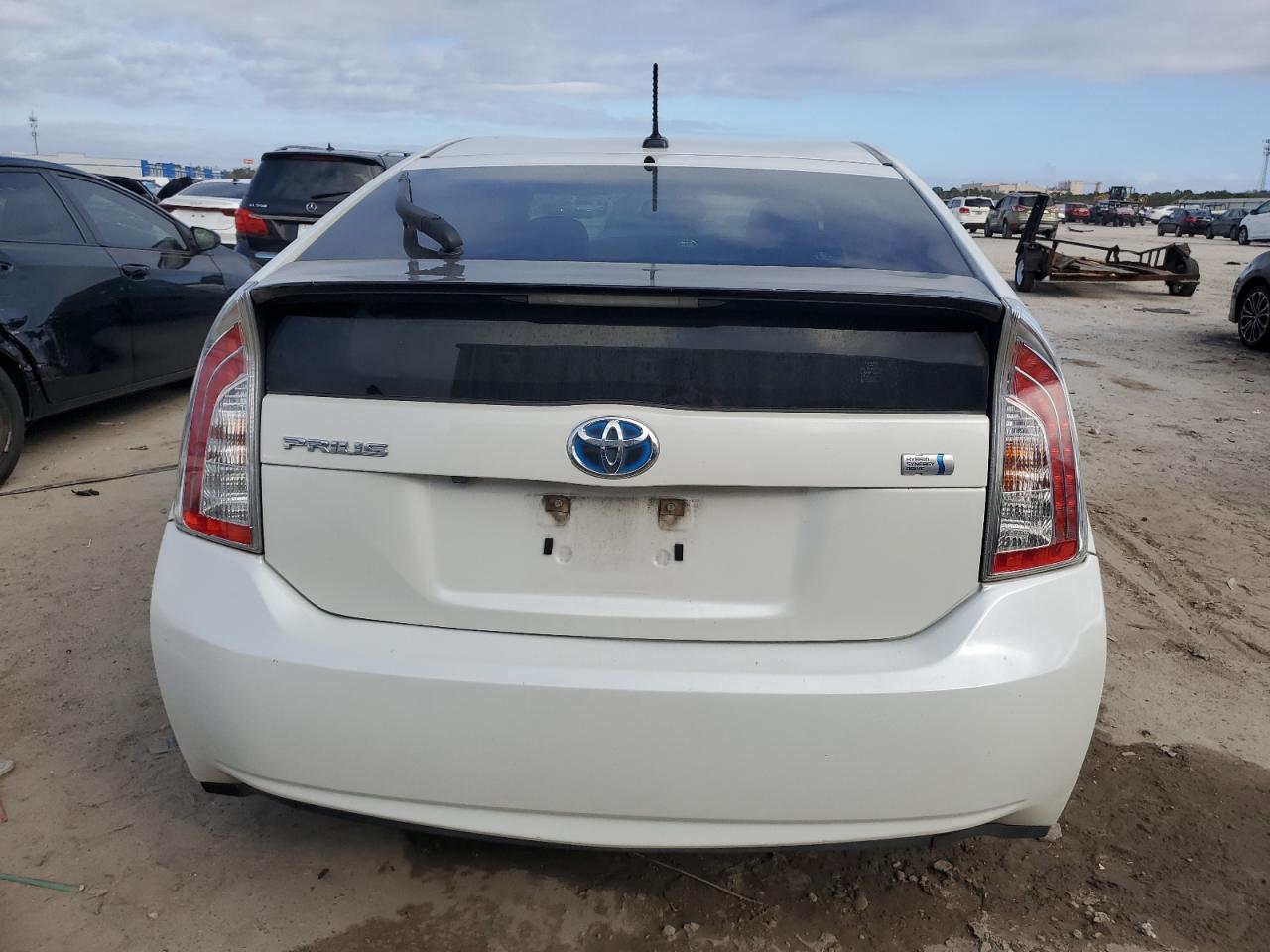 2015 Toyota Prius - Image 6