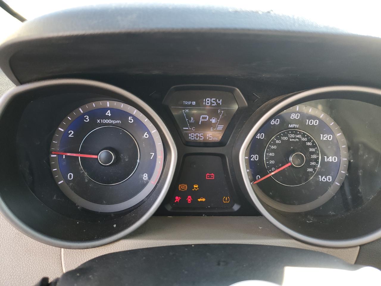 2015 Hyundai Elantra - Image 9