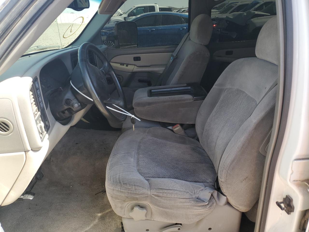 2000 Chevrolet Suburban - Image 7