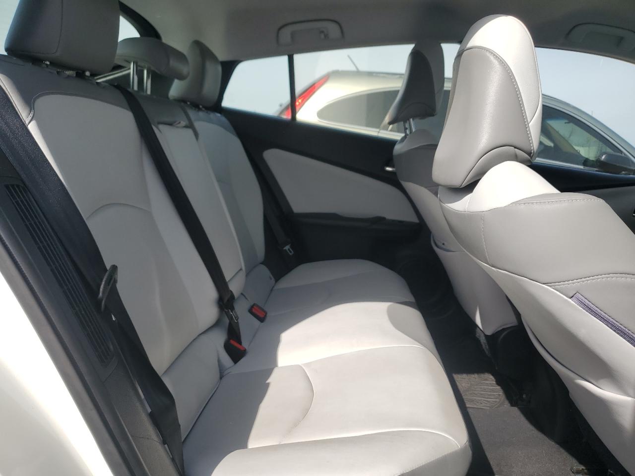 2020 Toyota Prius - Image 10