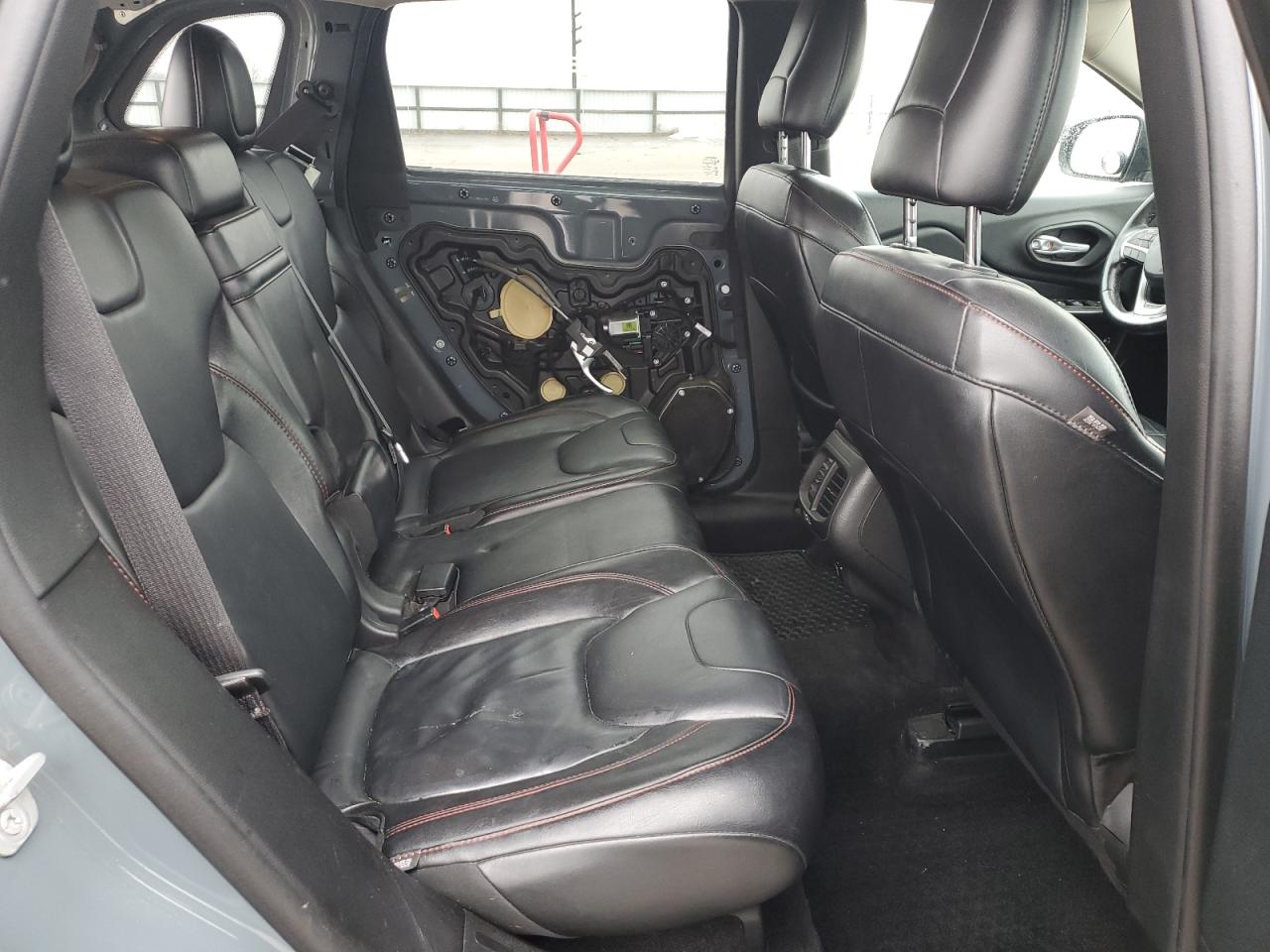 2014 Jeep Cherokee - Image 11