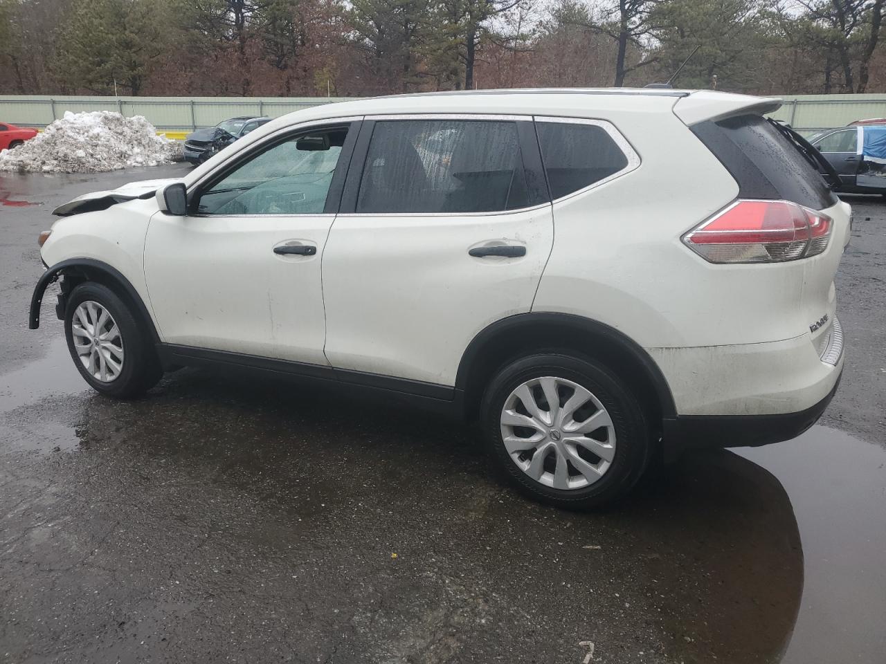 2016 Nissan Rogue - Image 2
