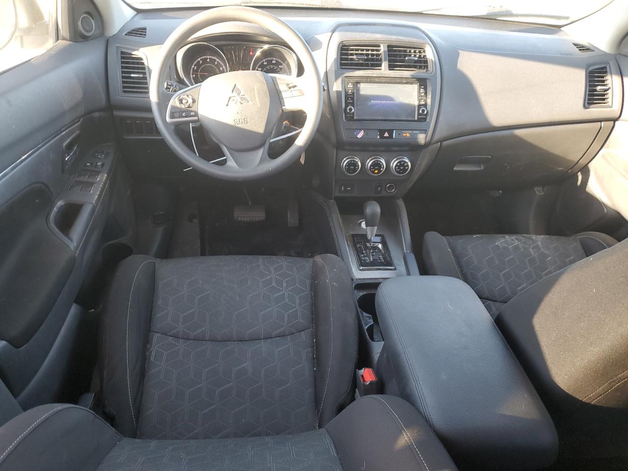 2020 Mitsubishi Outlander - Image 8
